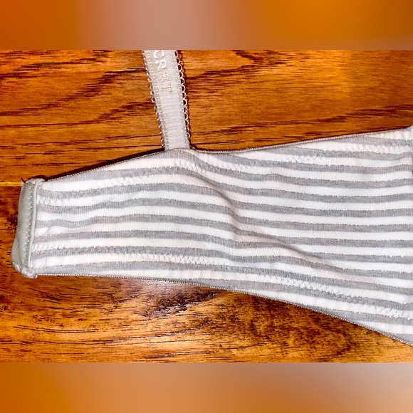 NWOT grey/white striped w shimmery silver body by Victoria secret lined Demi bra - Picture 4 of 16